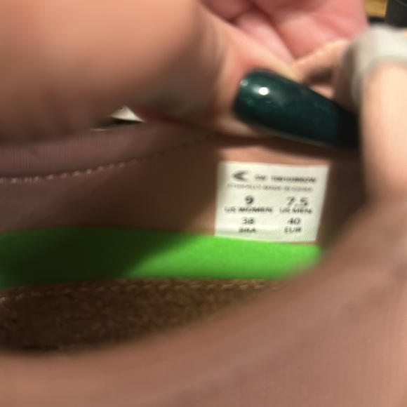 Cariuma shoes - Picture 5 of 5